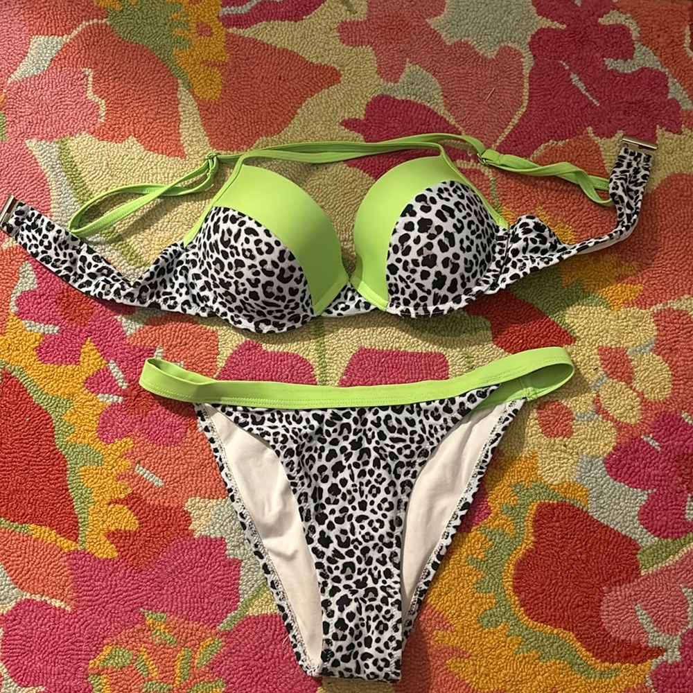 Cupshe Leopard Neon Trimmed Bikini - Size Small- Worn